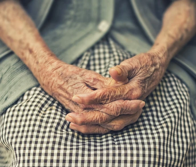 Prečo sa pamäť s vekom zhoršuje rýchlejšie: Veľká štúdia odhaľuje, čo sa deje v mozgu