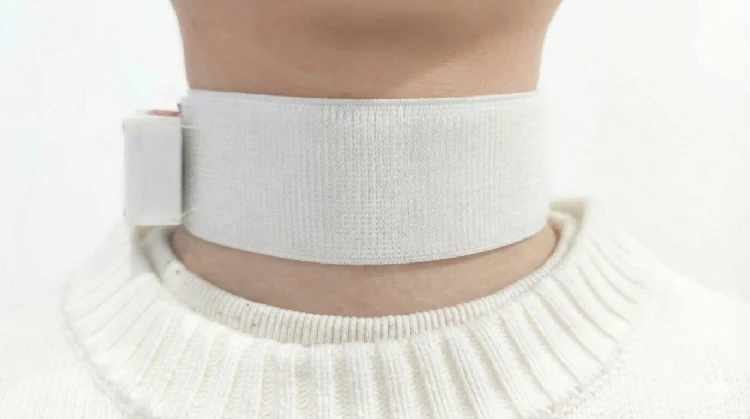 Nositeľné AI zariadenie pomáha preživším mozgovej mŕtvice opäť hovoriť