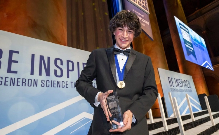 Mladý astronóm použil AI a objavil 1,5 milióna skrytých hviezd